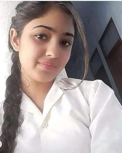 Esha Khan